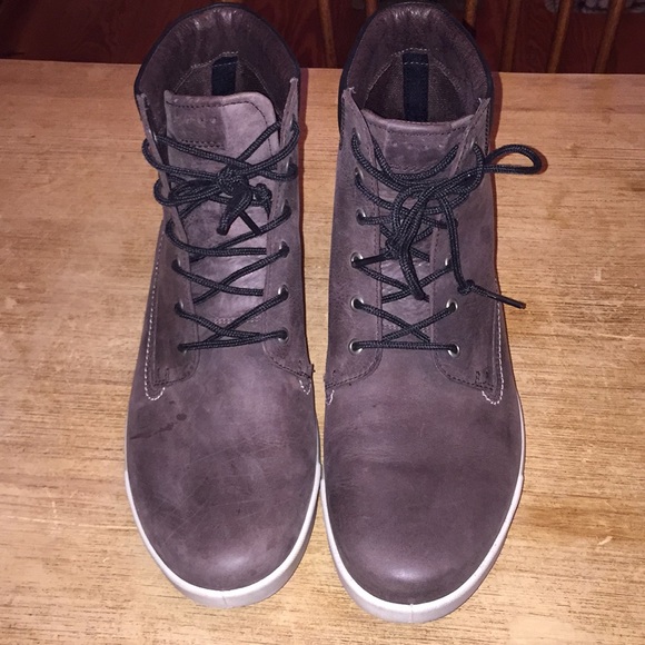 ecco sneaker boots
